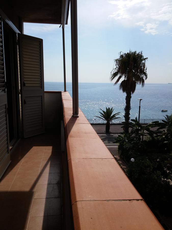 Akron B&B SantʼAlessio Siculo Esterno foto