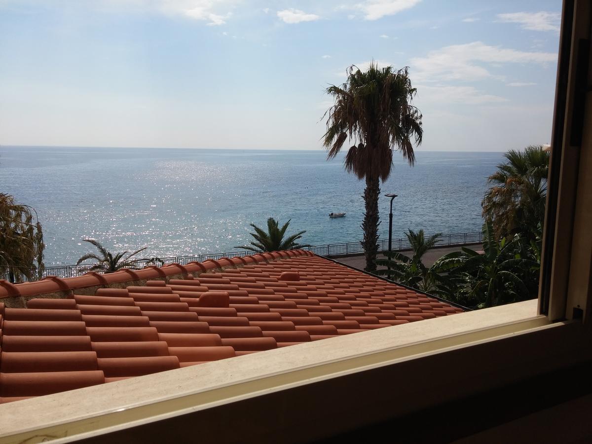 Akron B&B SantʼAlessio Siculo Esterno foto